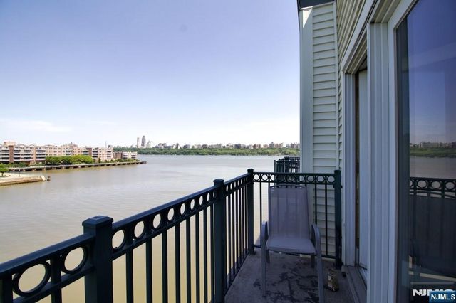 340 The Promenade, Edgewater, NJ 07020