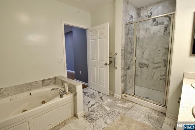 340 The Promenade, Edgewater, NJ 07020