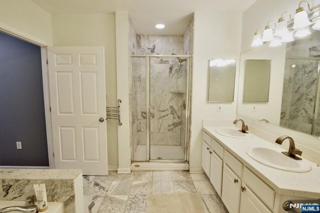 340 The Promenade, Edgewater, NJ 07020