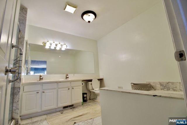 340 The Promenade, Edgewater, NJ 07020