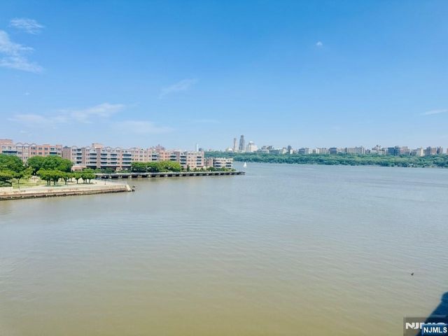 340 The Promenade, Edgewater, NJ 07020