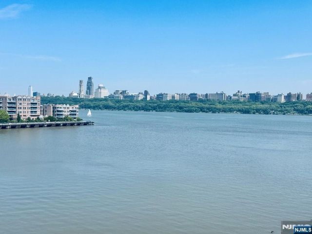 340 The Promenade, Edgewater, NJ 07020