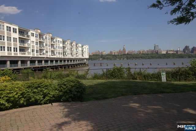 340 The Promenade, Edgewater, NJ 07020