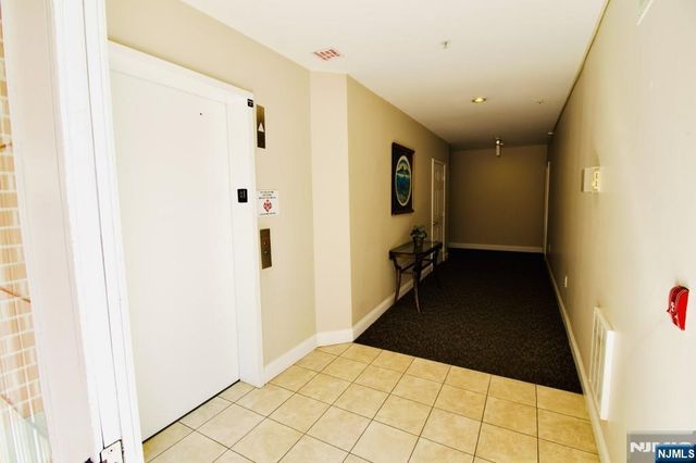 340 The Promenade, Edgewater, NJ 07020
