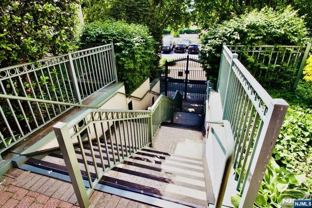 340 The Promenade, Edgewater, NJ 07020