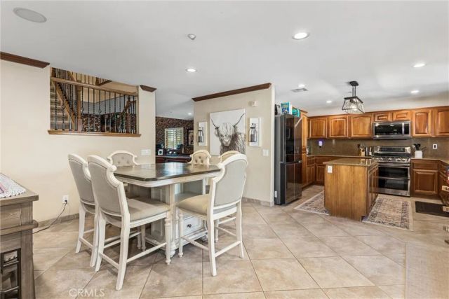 7773 La Cresta Street, Highland, CA 92346