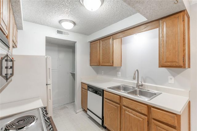 11120 Stratford Drive 429, Oklahoma City, OK 73120