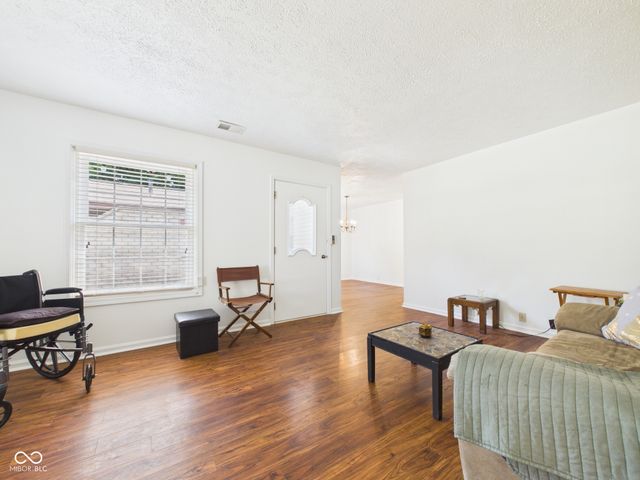4406 Dartmouth Drive, Anderson, IN 46013