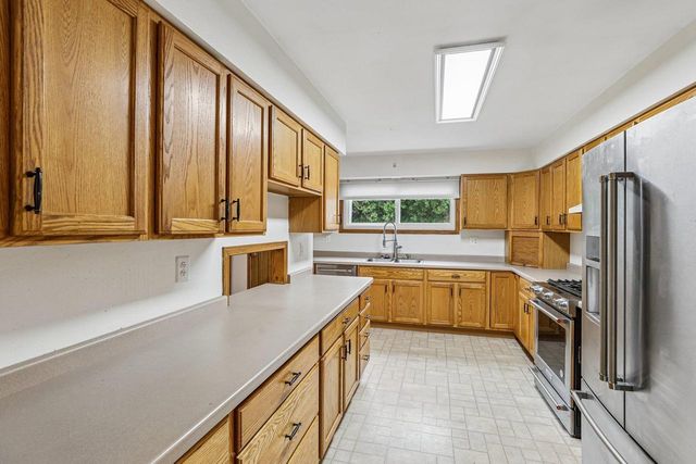 4833 Windsor Prairie Road, Waunakee, WI 53532