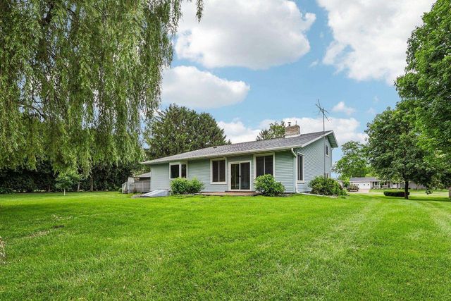 4833 Windsor Prairie Road, Waunakee, WI 53532