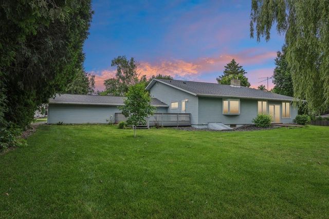 4833 Windsor Prairie Road, Waunakee, WI 53532