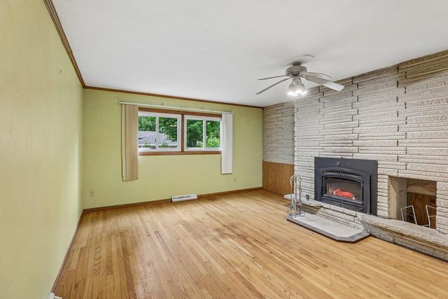 4833 Windsor Prairie Road, Waunakee, WI 53532