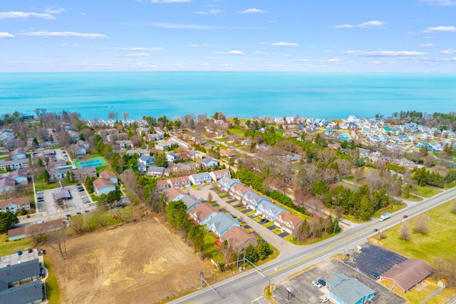 2547 Holiday House Road, Shoreham Vllg, MI 49085