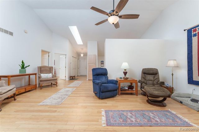 159 Addison Circle, Fowlerville, MI 48836