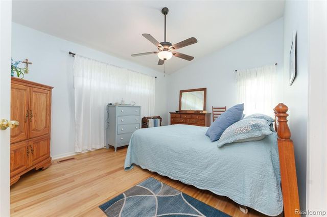 159 Addison Circle, Fowlerville, MI 48836