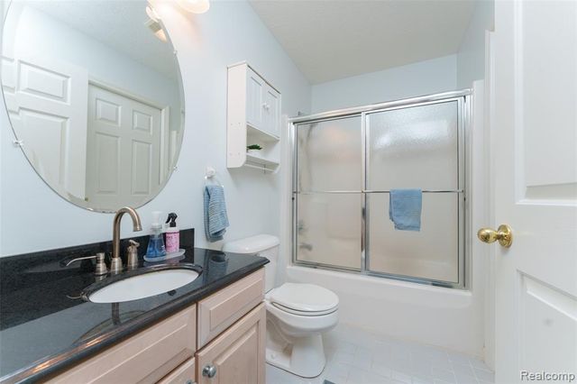 159 Addison Circle, Fowlerville, MI 48836