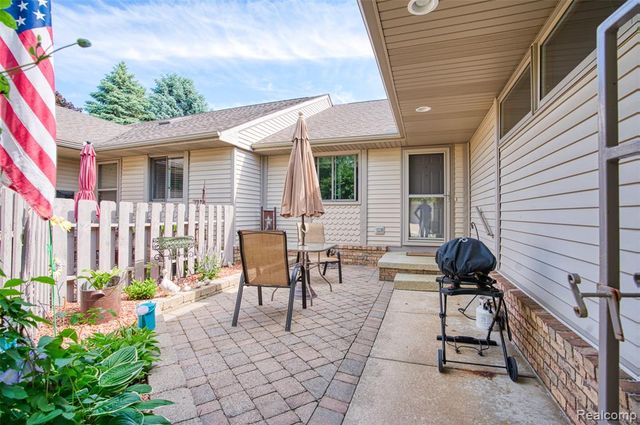 159 Addison Circle, Fowlerville, MI 48836