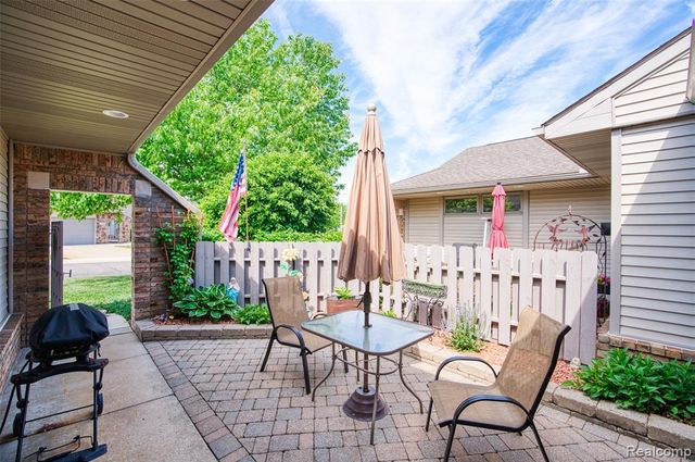 159 Addison Circle, Fowlerville, MI 48836