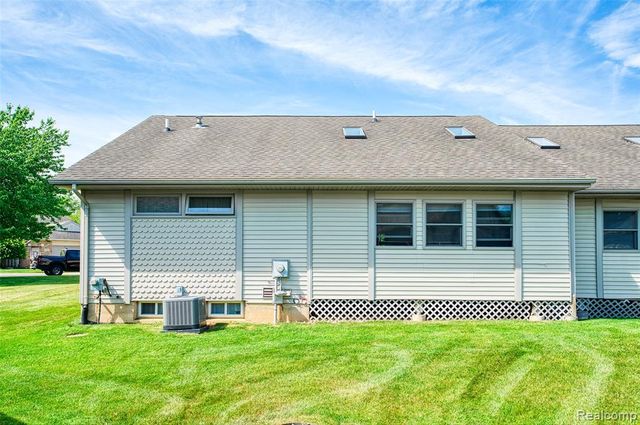 159 Addison Circle, Fowlerville, MI 48836