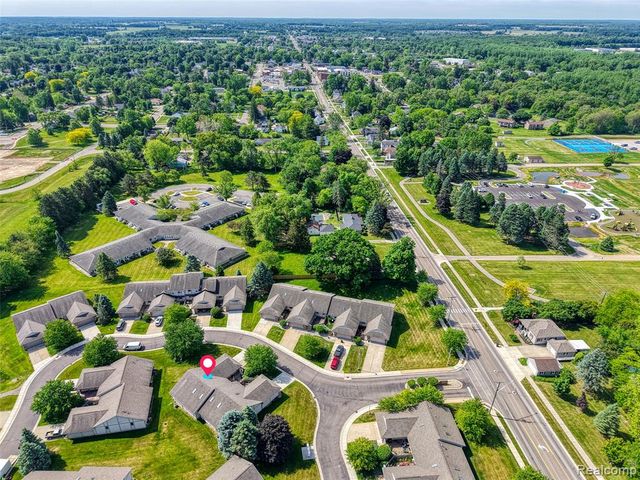 159 Addison Circle, Fowlerville, MI 48836