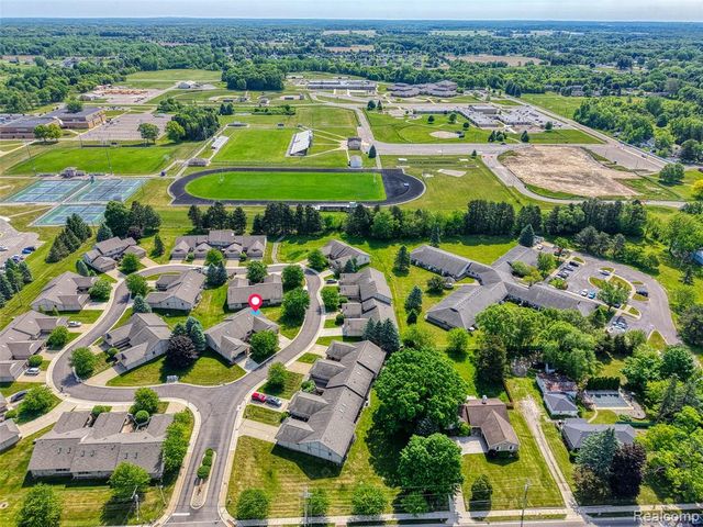 159 Addison Circle, Fowlerville, MI 48836