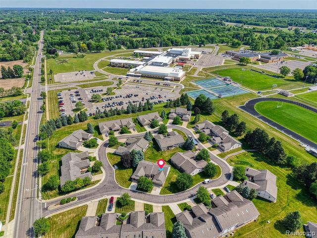 159 Addison Circle, Fowlerville, MI 48836