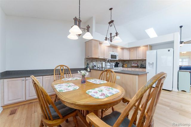 159 Addison Circle, Fowlerville, MI 48836
