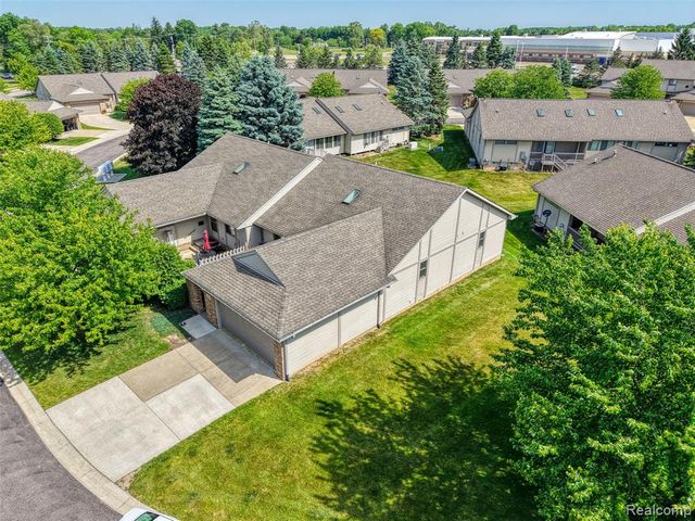 159 Addison Circle, Fowlerville, MI 48836