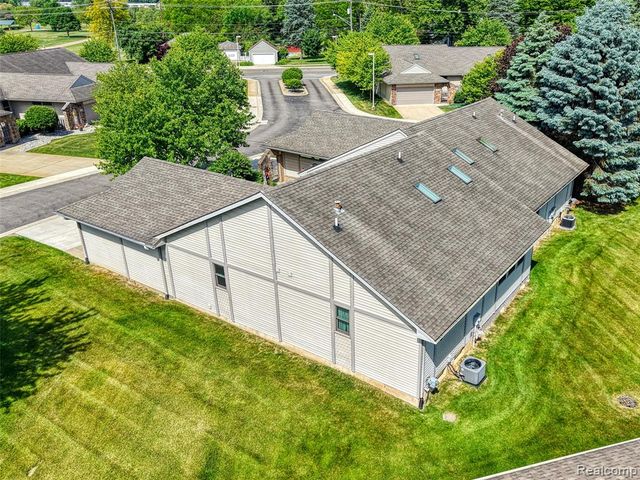 159 Addison Circle, Fowlerville, MI 48836