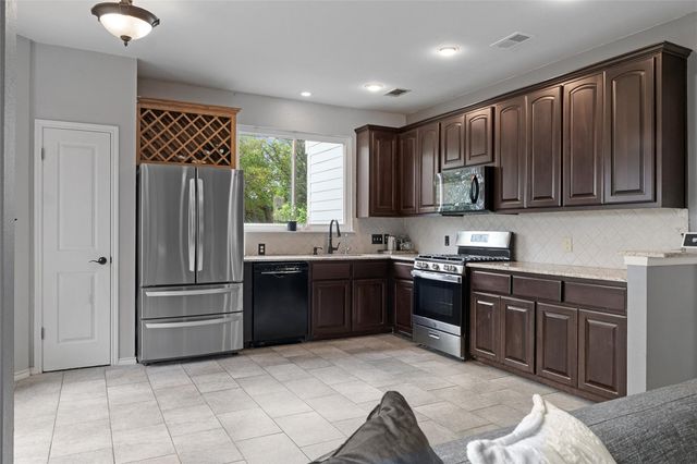 1602 Iris LN, Cedar Park, TX 78613