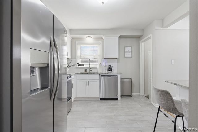 35942 Sherborne Drive, Clinton Township, MI 48035