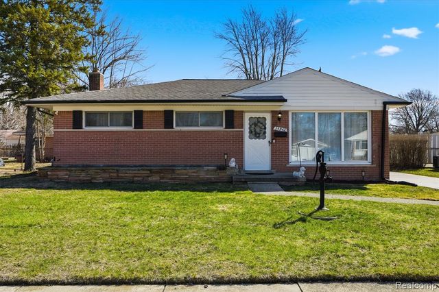 35942 Sherborne Drive, Clinton Township, MI 48035