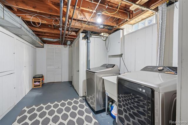 35942 Sherborne Drive, Clinton Township, MI 48035