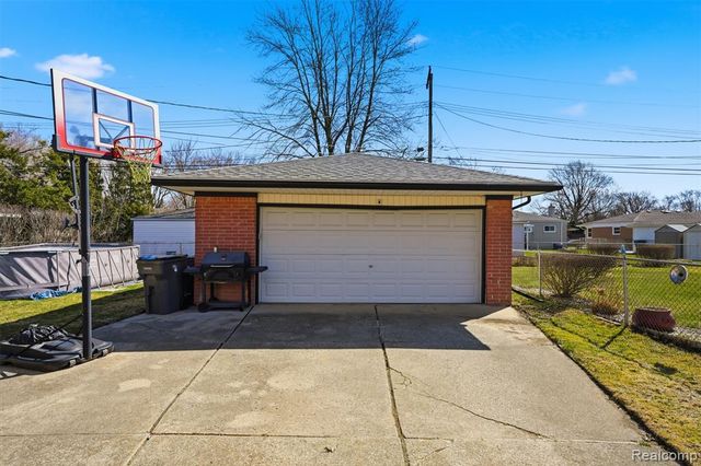 35942 Sherborne Drive, Clinton Township, MI 48035