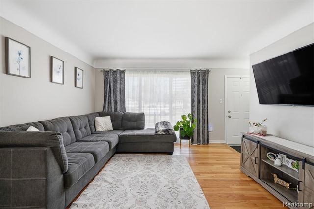 35942 Sherborne Drive, Clinton Township, MI 48035