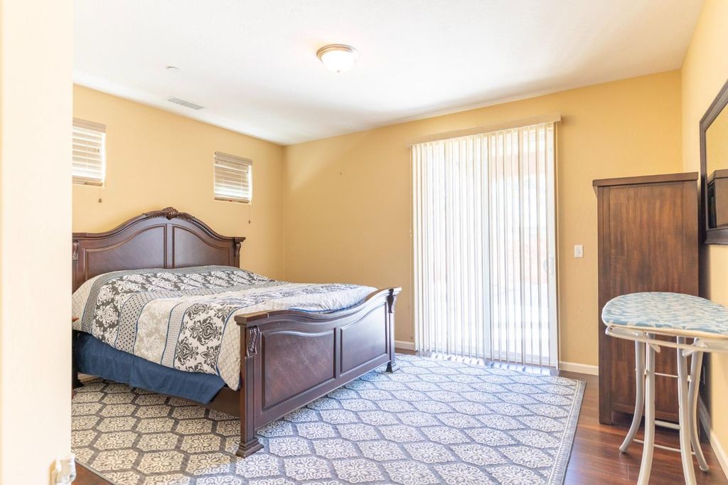 Image 11 of property listing at 654 Agua Dulce Avenue, Clovis, CA 93619