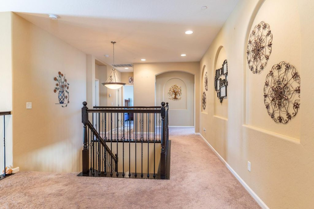Image 12 of property listing at 654 Agua Dulce Avenue, Clovis, CA 93619
