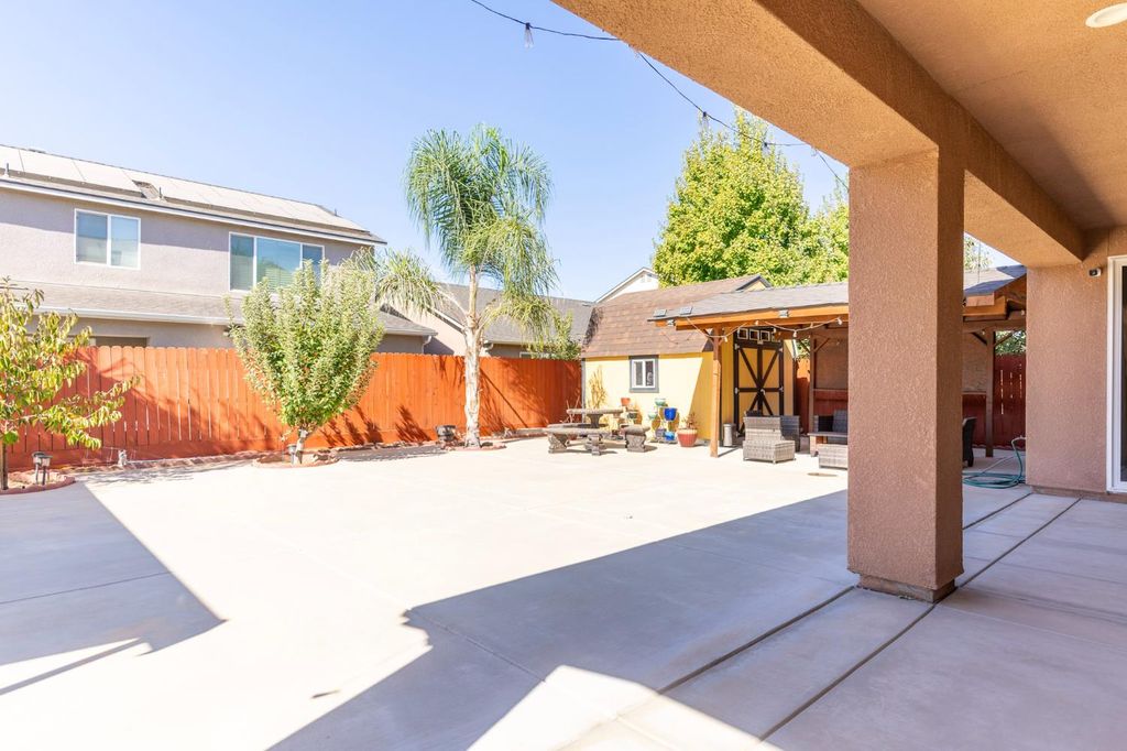 Image 23 of property listing at 654 Agua Dulce Avenue, Clovis, CA 93619