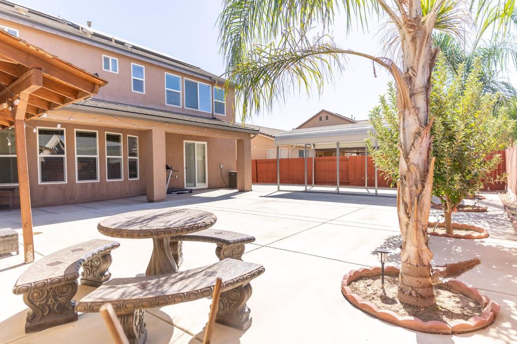 Image 25 of property listing at 654 Agua Dulce Avenue, Clovis, CA 93619