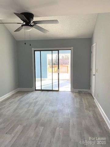 11112 Five Cedars Road, Charlotte, NC 28226