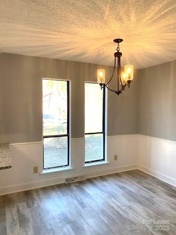 11112 Five Cedars Road, Charlotte, NC 28226