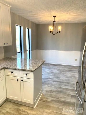 11112 Five Cedars Road, Charlotte, NC 28226