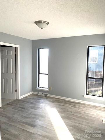 11112 Five Cedars Road, Charlotte, NC 28226