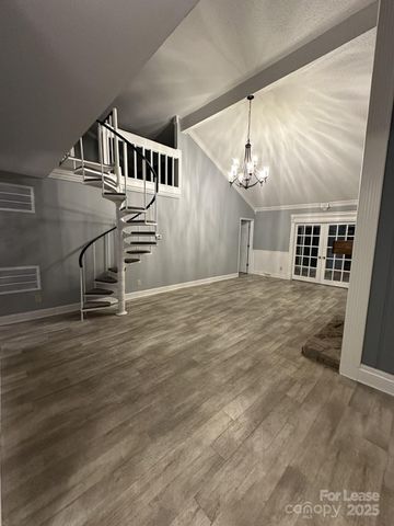 11112 Five Cedars Road, Charlotte, NC 28226