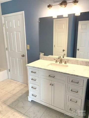 11112 Five Cedars Road, Charlotte, NC 28226