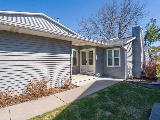 3065 Red Wing Court, Bettendorf, IA 52722