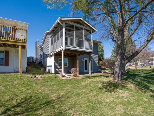 3065 Red Wing Court, Bettendorf, IA 52722