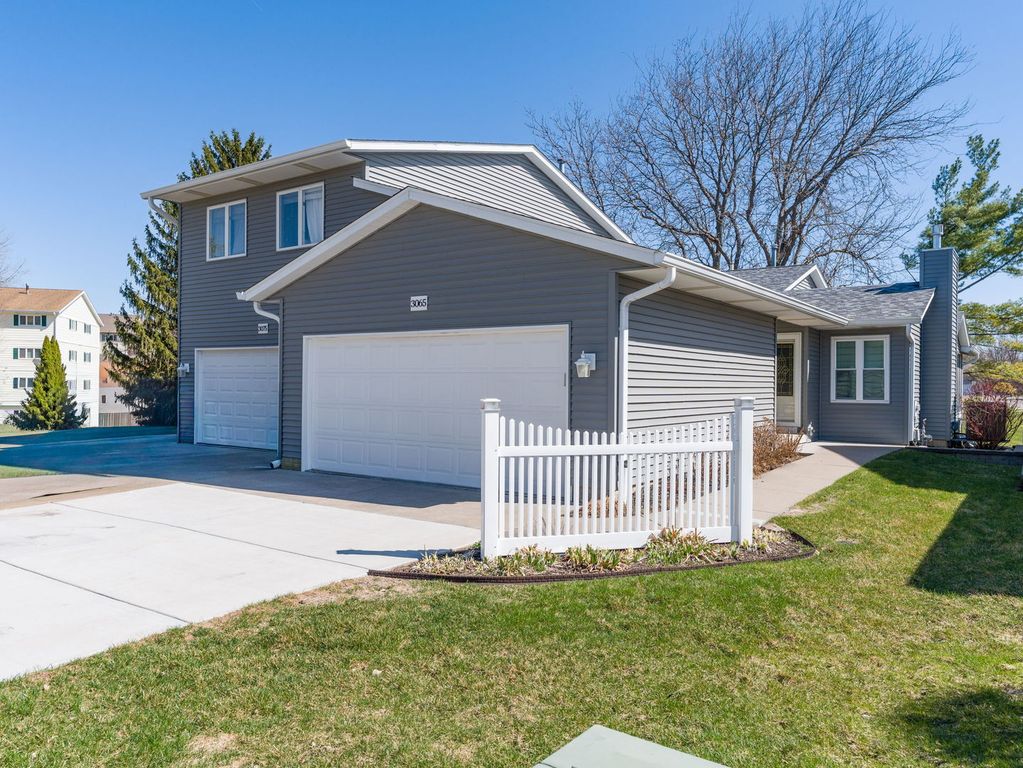 3065 Red Wing Court, Bettendorf, IA 52722