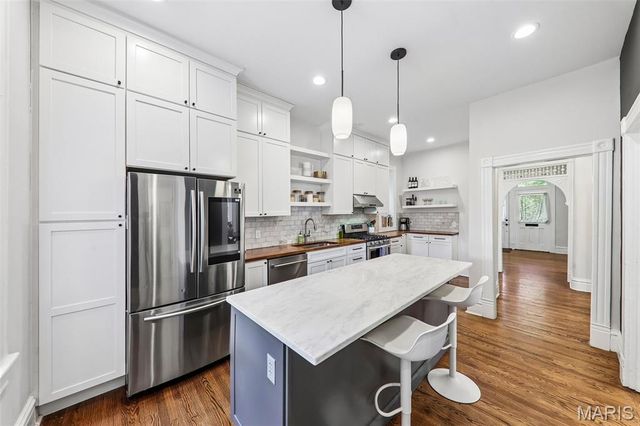 3850 Arsenal Street, St Louis, MO 63116