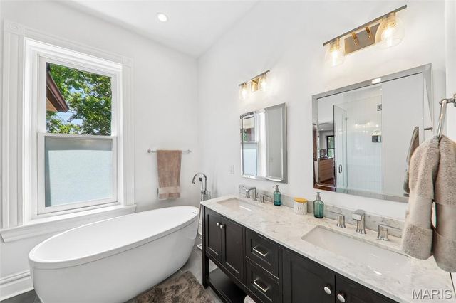 3850 Arsenal Street, St Louis, MO 63116